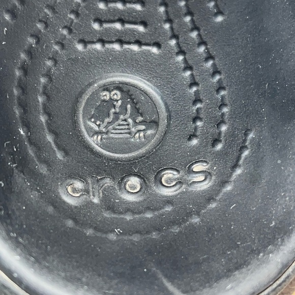 Crocs Flop Flops Women's black- Stylish size 7 - Picture 10 of 11